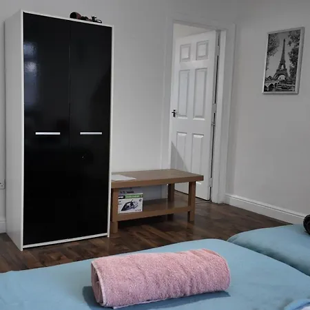 *lovely Modern Close To Centre* Apartment Leeds (West Yorkshire)